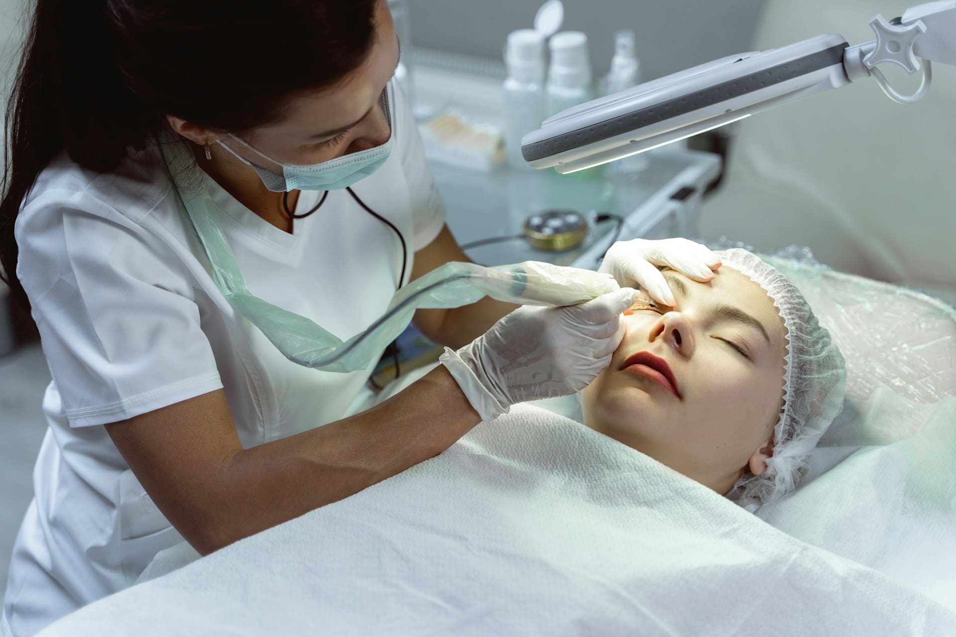 Managing Swelling After Permanent Makeup